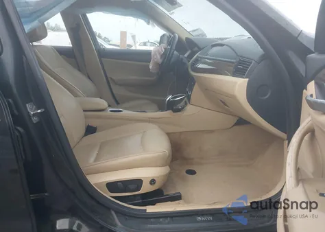 2013 BMW X1 Sdrive28I z USA, uszkodzony, nr VIN WBAVM1C58DVW44813